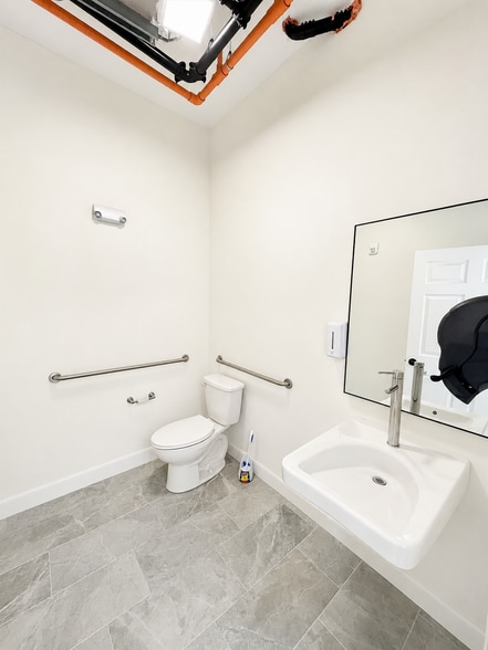725 Main St, Tewksbury, MA à louer - Photo du bâtiment - Image 3 de 4