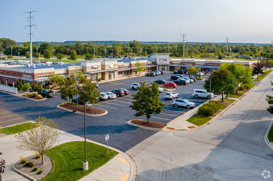 1671 Hoffman Rd, Green Bay, WI for lease - Building Photo - Image 3 of 7