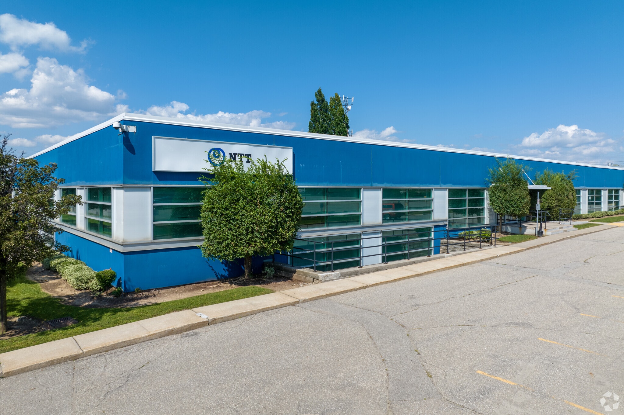 255 Attwell Dr, Toronto, ON for sale Primary Photo- Image 1 of 5