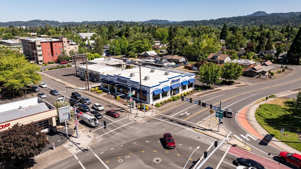 1990 W 11th Ave, Eugene, OR à vendre - Photo du bâtiment - Image 2 de 10