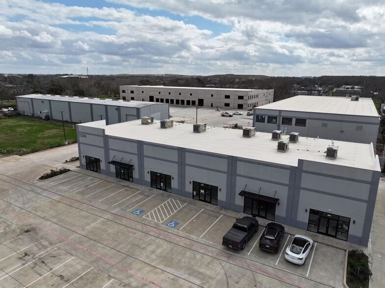 1320 Almeda Genoa Rd, Houston, TX for lease - Building Photo - Image 2 of 11