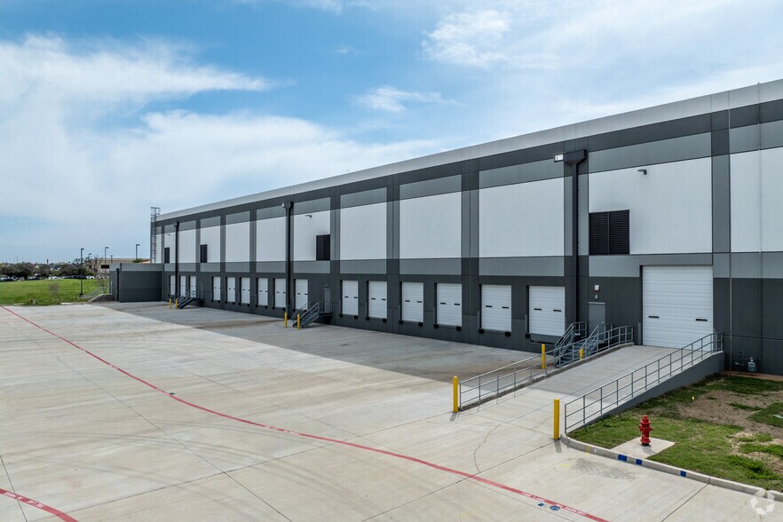 4310 N Belt Line Rd, Irving, TX for lease - Building Photo - Image 2 of 13