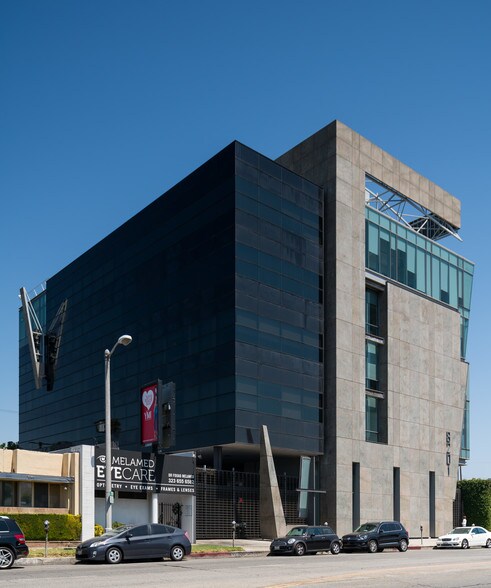 8201 Beverly Blvd, Los Angeles, CA à louer - Photo du bâtiment - Image 3 de 6