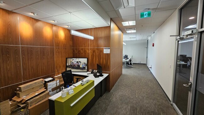 Plus de détails pour 8047 199th St, Langley, BC - Bureau à louer