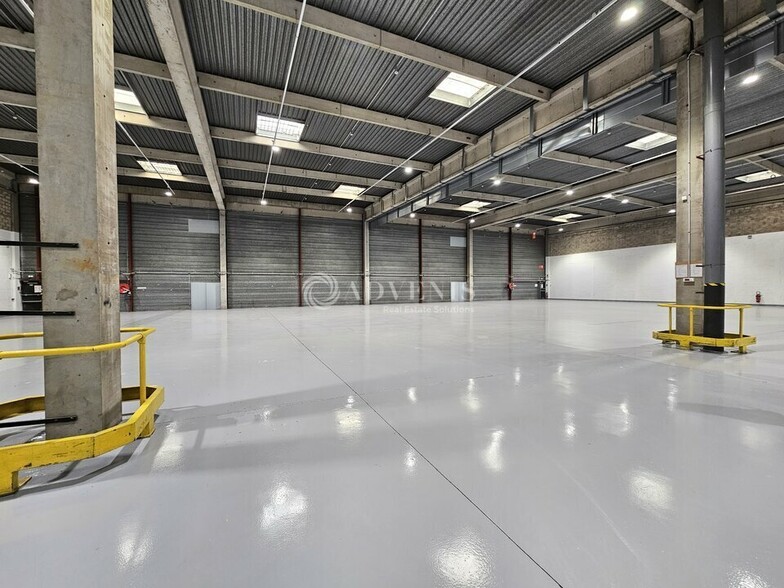 180 Avenue Louis Roche, Gennevilliers for lease - Building Photo - Image 2 of 7
