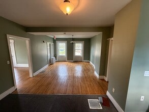 522 W Main St, St Charles, IL for lease Interior Photo- Image 2 of 10
