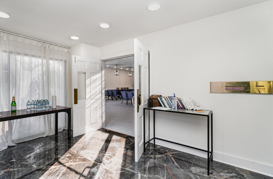 2597 Whites Creek Pike, Nashville, TN à vendre - Photo du bâtiment - Image 2 de 23