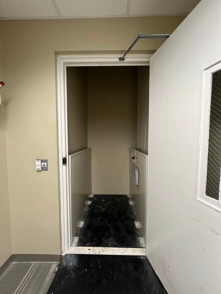 4002 W State St, Tampa, FL for lease - Building Photo - Image 2 of 13