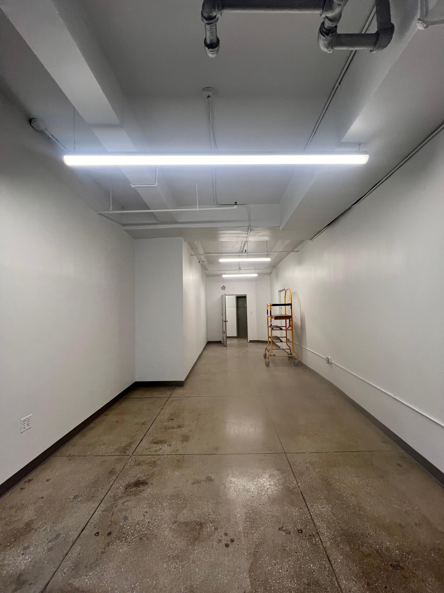 262 W 38th St, New York, NY for lease Interior Photo- Image 1 of 2