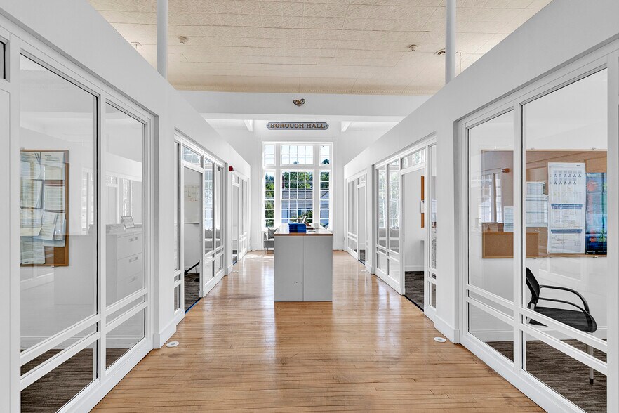 24 N Main St, Pennington, NJ à vendre - Photo intérieure - Image 3 de 11