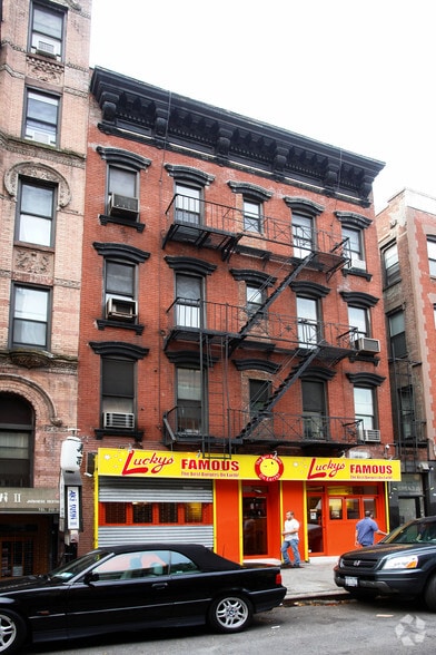 370 W 52nd St, New York, NY for lease - Primary Photo - Image 1 of 4