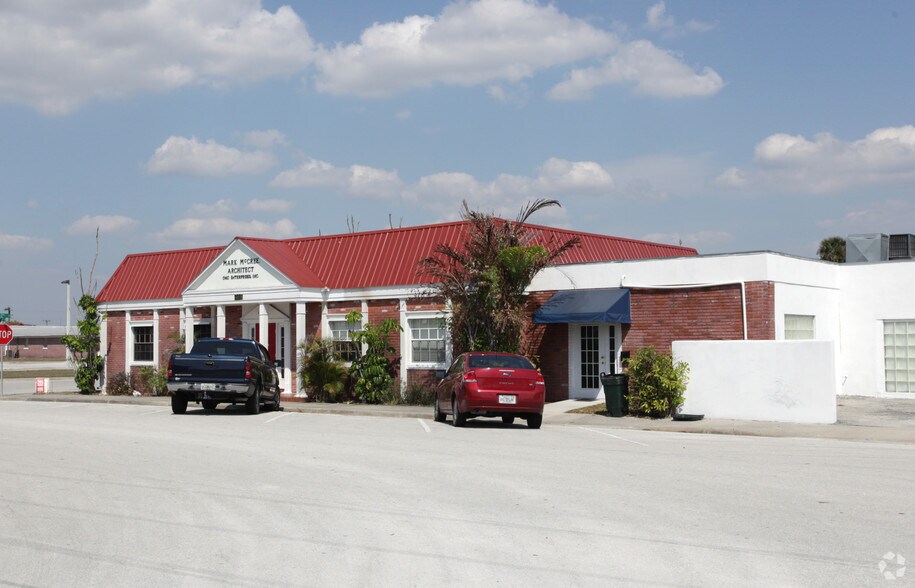180 NW 3rd Ave, Okeechobee, FL à vendre - Photo du bâtiment - Image 2 de 11