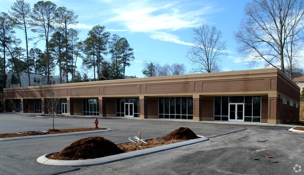 1511 Gunbarrel Rd, Chattanooga, TN à louer - Photo du bâtiment - Image 3 de 5