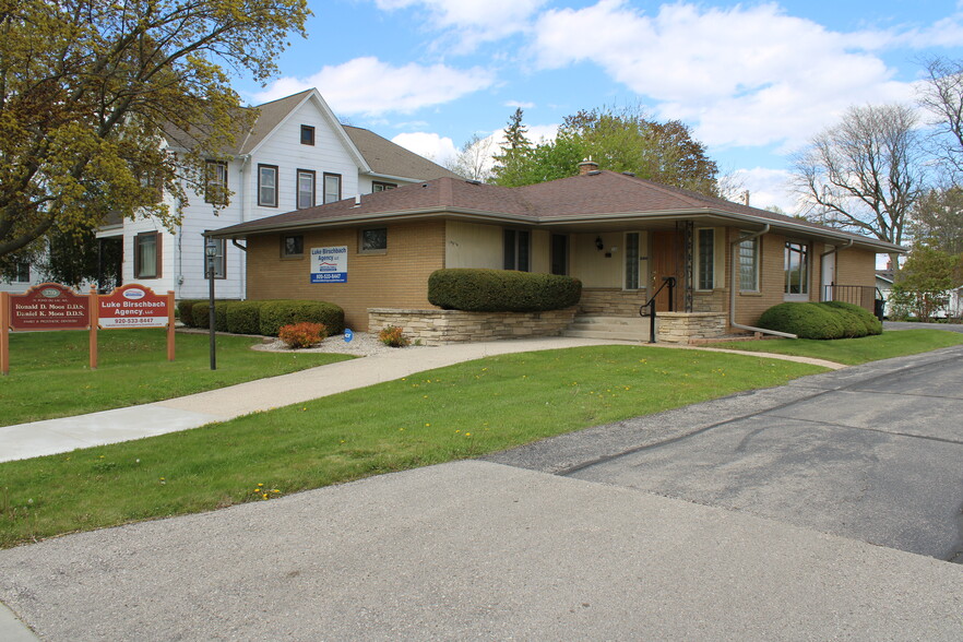130 N Fond Du Lac Ave, Campbellsport, WI for lease - Primary Photo - Image 1 of 3