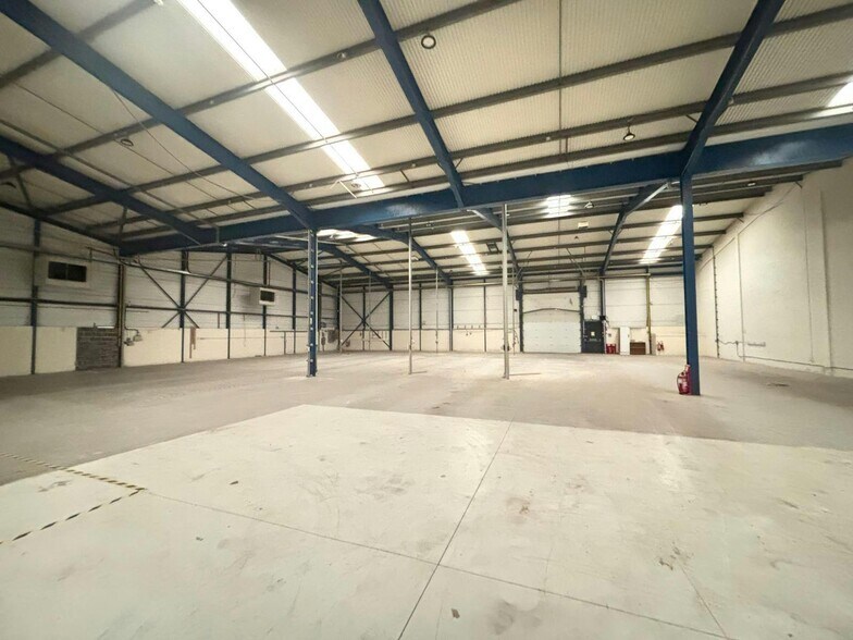 1-3 Langlands Pl, East Kilbride à louer - Photo du bâtiment - Image 3 de 20