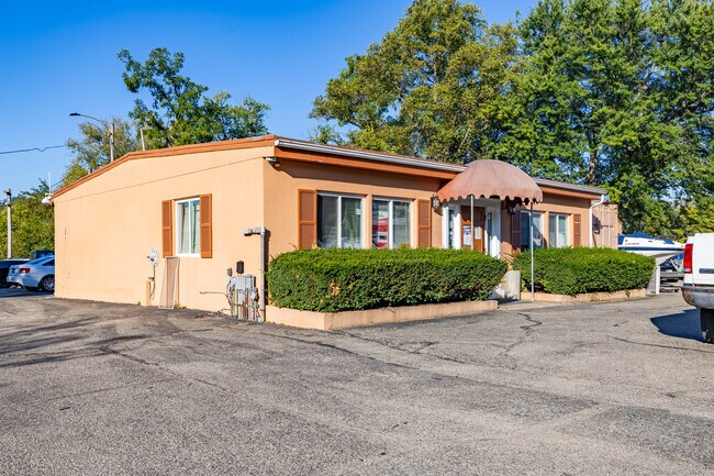 Plus de détails pour 7405 Forbes Rd, Cincinnati, OH - Spécialité à vendre