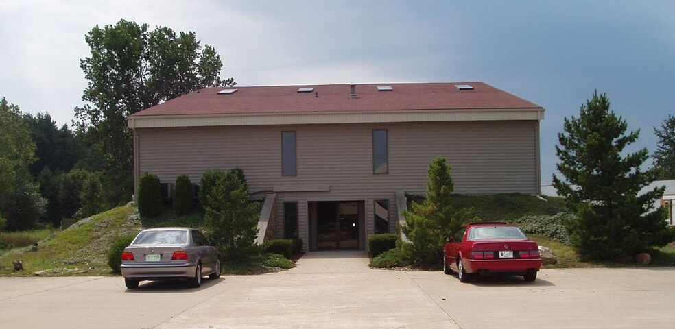 2176 N Biomet Dr, Warsaw, IN for lease - Building Photo - Image 1 of 1