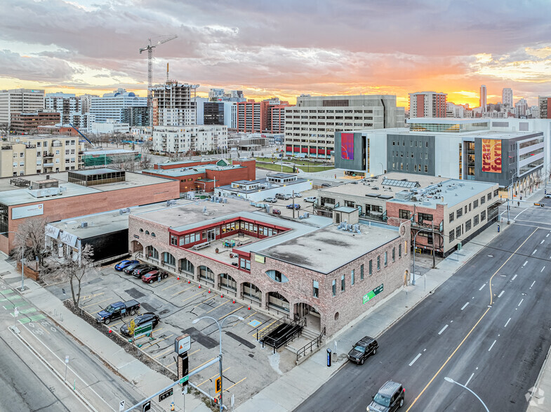 10248-10260 106th St NW, Edmonton, AB for lease - Aerial - Image 3 of 5