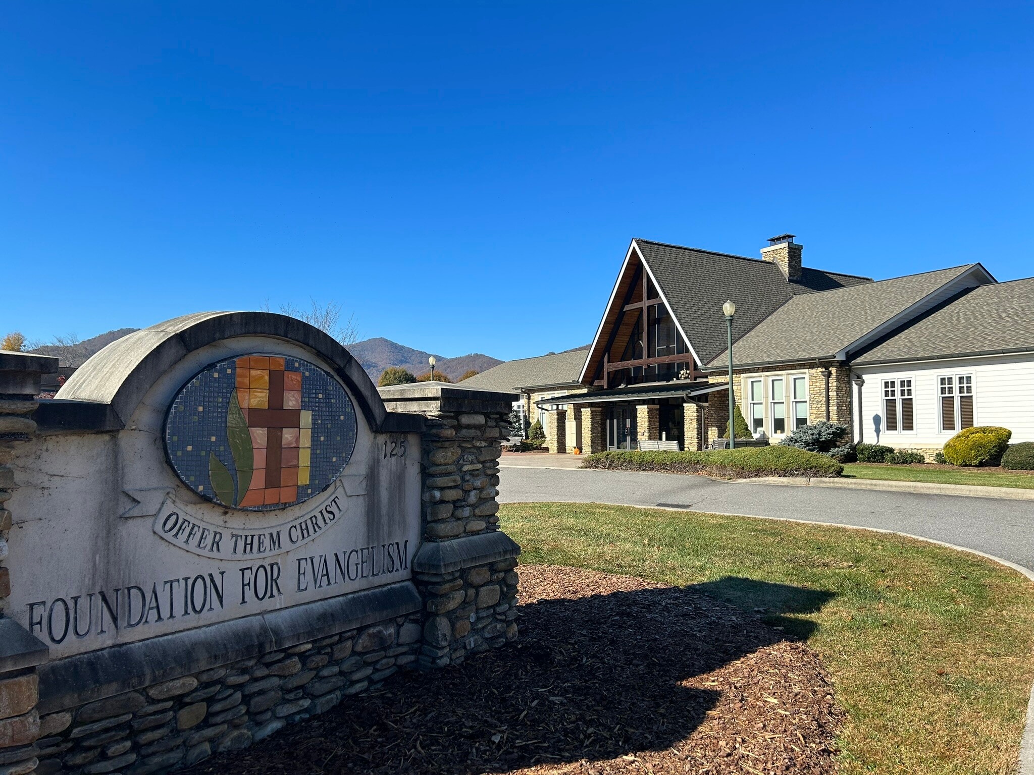 125 N Lakeshore Dr, Lake Junaluska, NC for lease Building Photo- Image 1 of 25