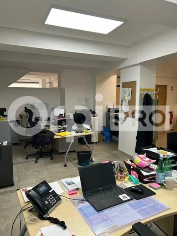 Retail in Mareuil-lès-Meaux for lease Building Photo- Image 1 of 4