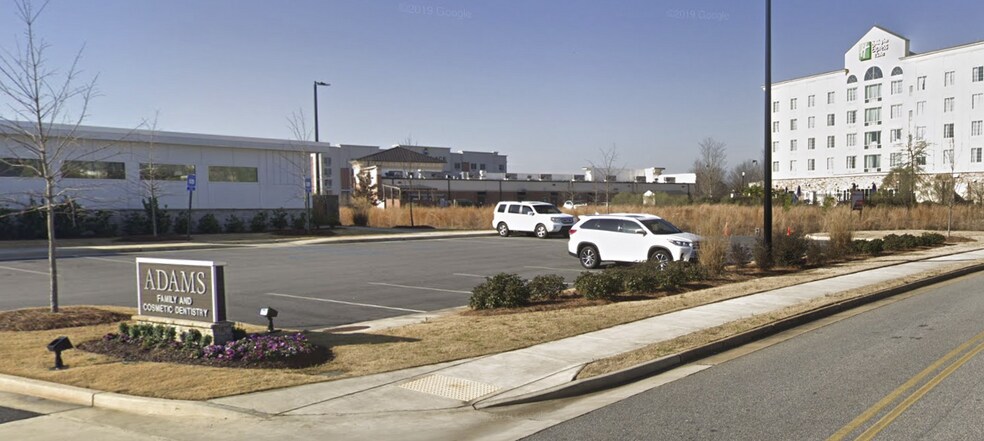 7407 N Lake Loop, Columbus, GA à vendre - Photo du bâtiment - Image 2 de 3