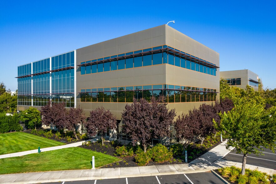 6900 Paseo Padre Pky, Fremont, CA for lease - Building Photo - Image 2 of 6