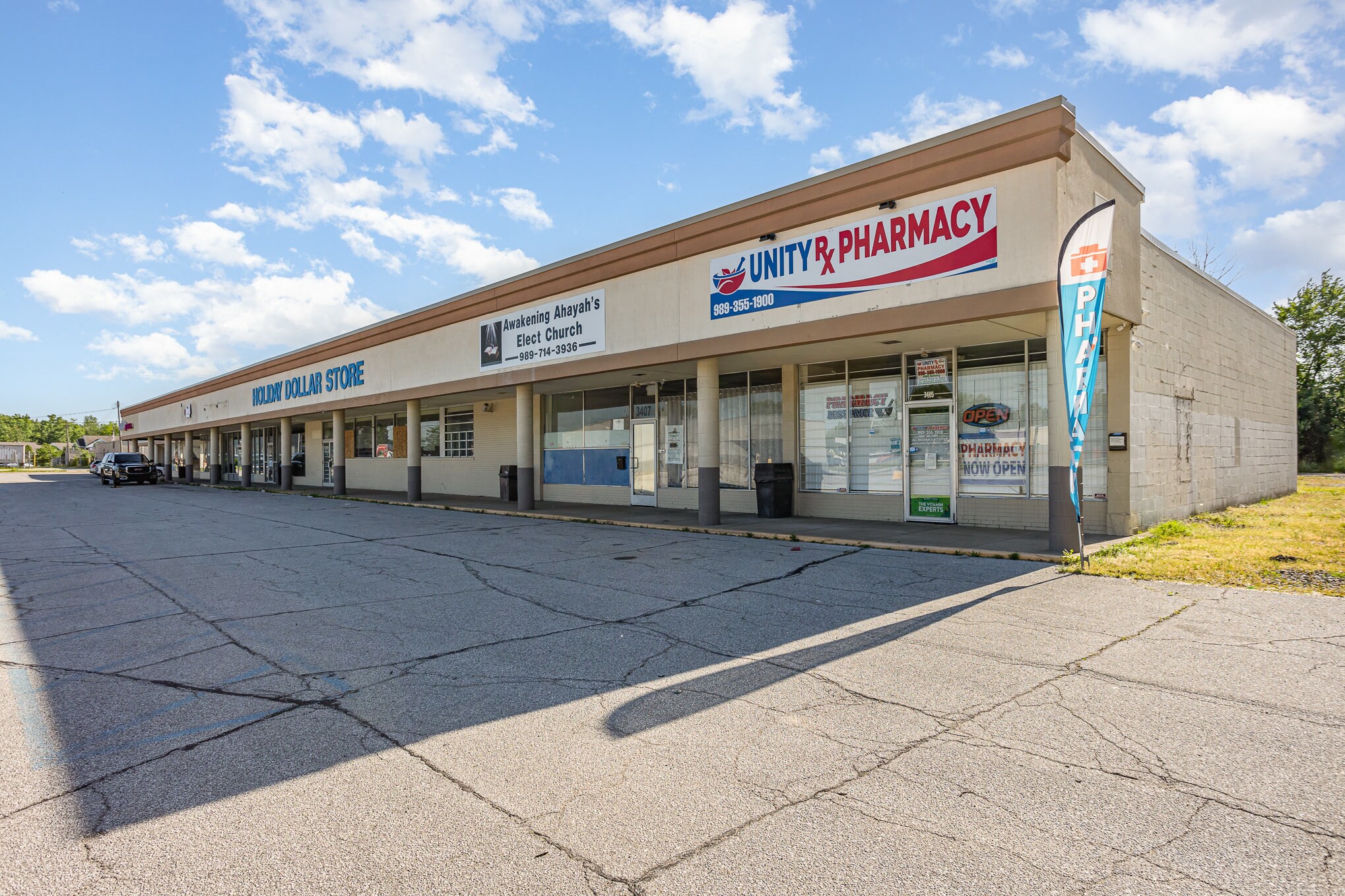 3405-3419 E Genesee Ave, Saginaw, MI for lease Interior Photo- Image 1 of 6