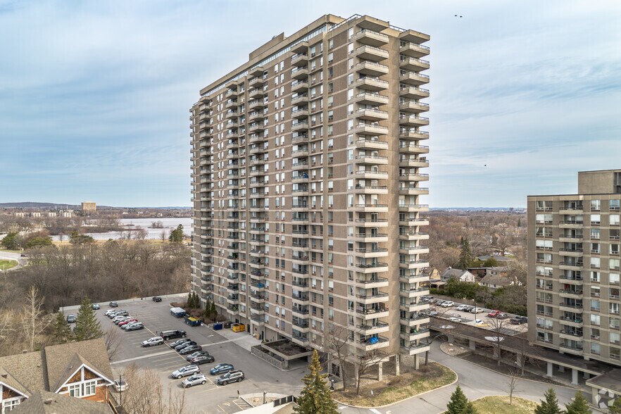 185-195 Clearview Ave, Ottawa, ON à vendre - Photo principale - Image 1 de 1