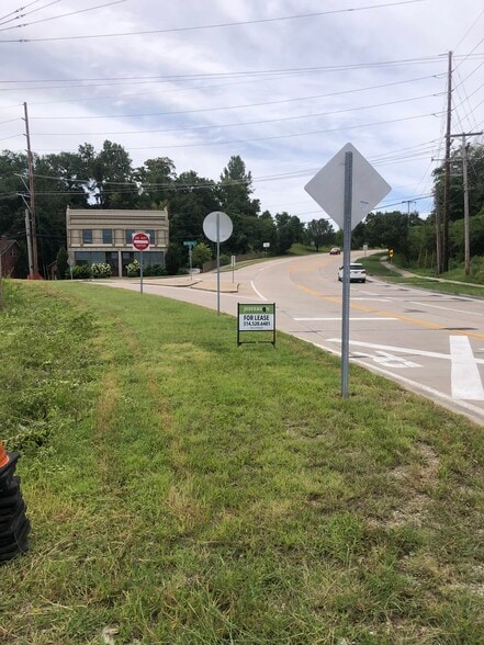 16659 Old Chesterfield Rd, Chesterfield, MO for sale - Building Photo - Image 3 of 5