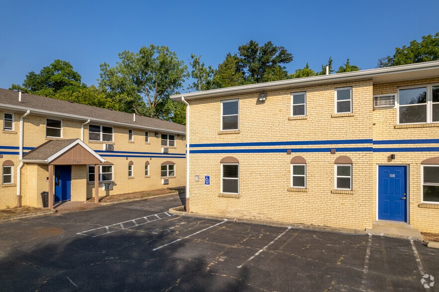 7743 Reading Rd, Cincinnati, OH à vendre - Photo du bâtiment - Image 2 de 18