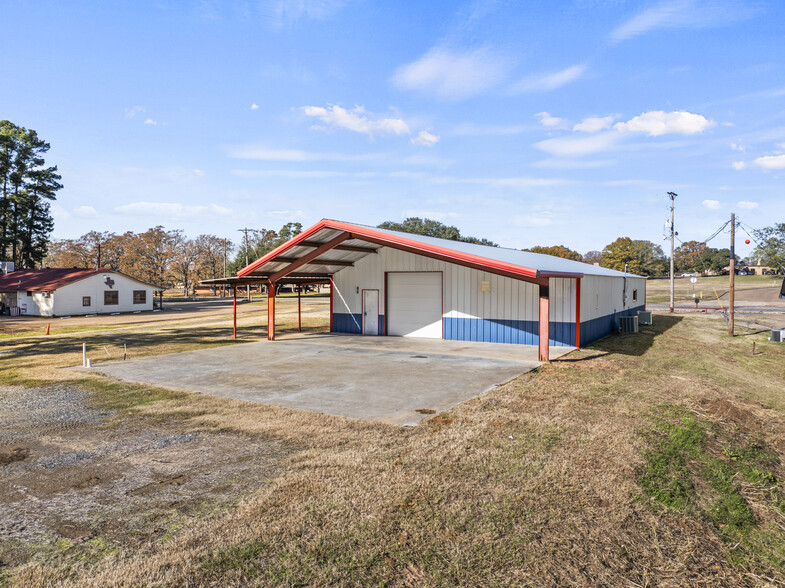 802 E Main St, Omaha, TX à vendre - Photo du bâtiment - Image 3 de 16