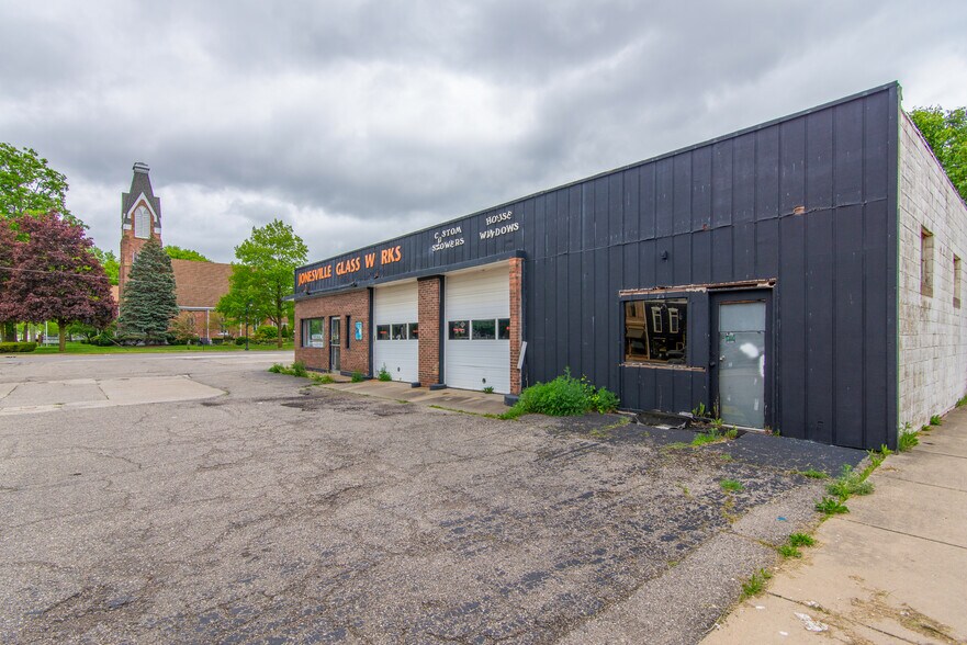 264 E Chicago St, Jonesville, MI à vendre - Photo du bâtiment - Image 2 de 18
