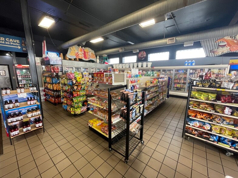 3306 Lake Shore Rd, Buffalo, NY for sale - Building Photo - Image 3 of 5