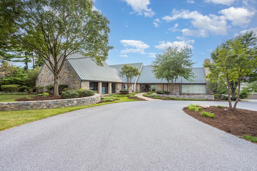 1910 Harrington Dr, Lancaster, PA à vendre - Photo du bâtiment - Image 3 de 32