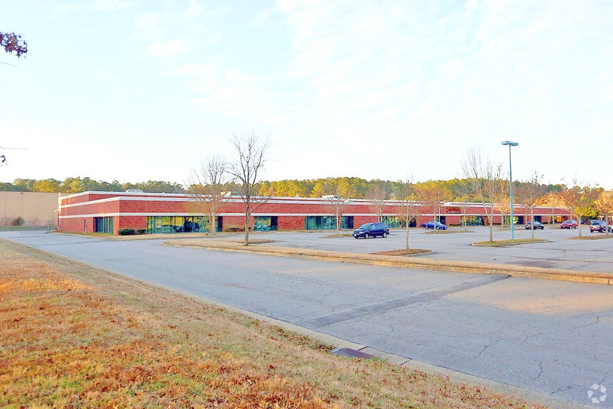 2693 Reliance Dr, Virginia Beach, VA for lease - Primary Photo - Image 1 of 3