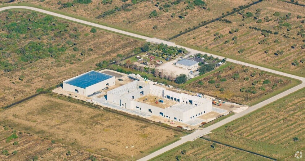 8381 Duffie Dr, Punta Gorda, FL for sale - Building Photo - Image 2 of 3