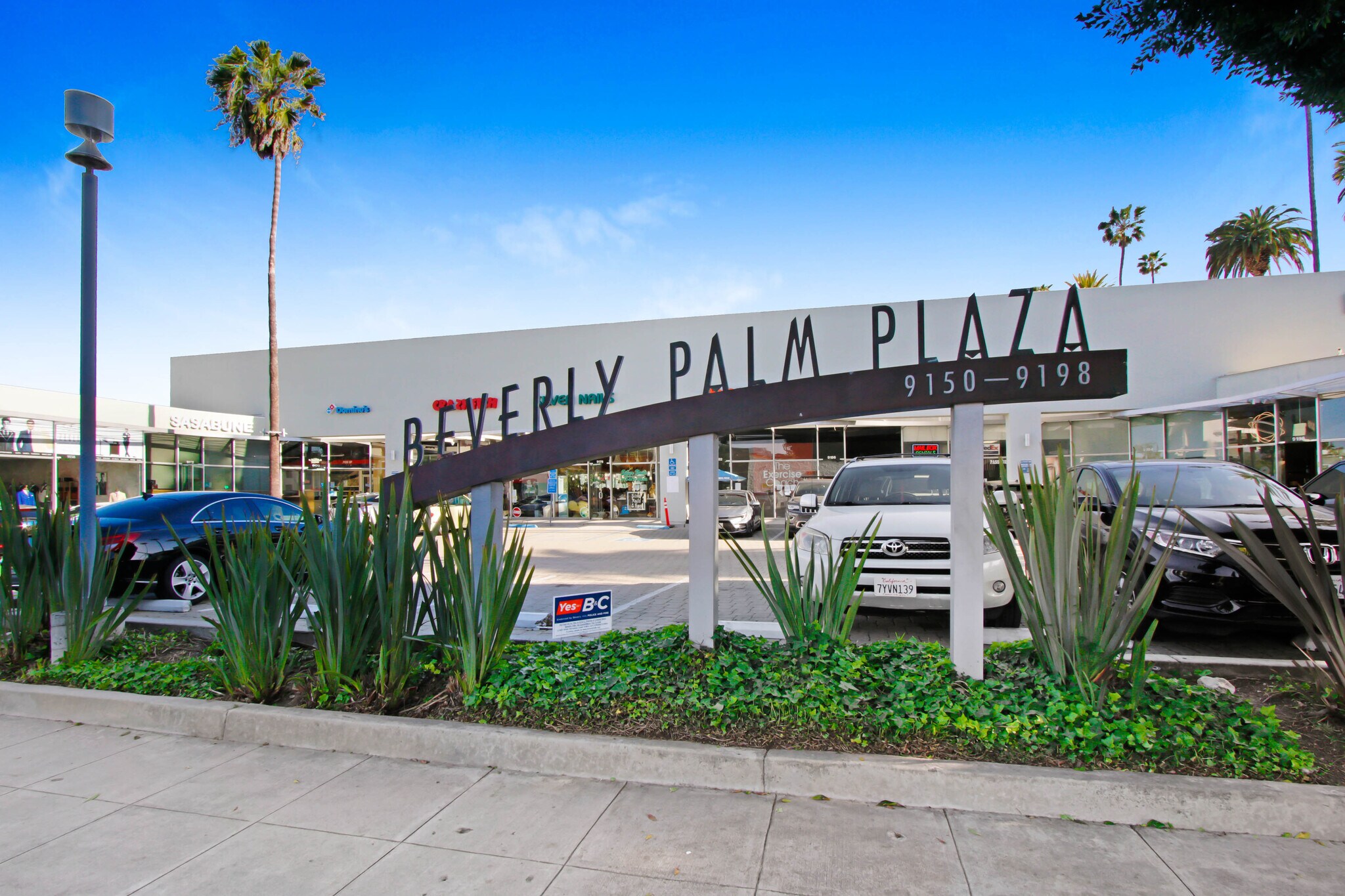 9150-9198 W Olympic Blvd, Beverly Hills, CA à louer Photo du bâtiment- Image 1 de 15
