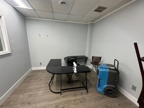 300 Hempstead Tpke, West Hempstead, NY for lease Interior Photo- Image 2 of 2