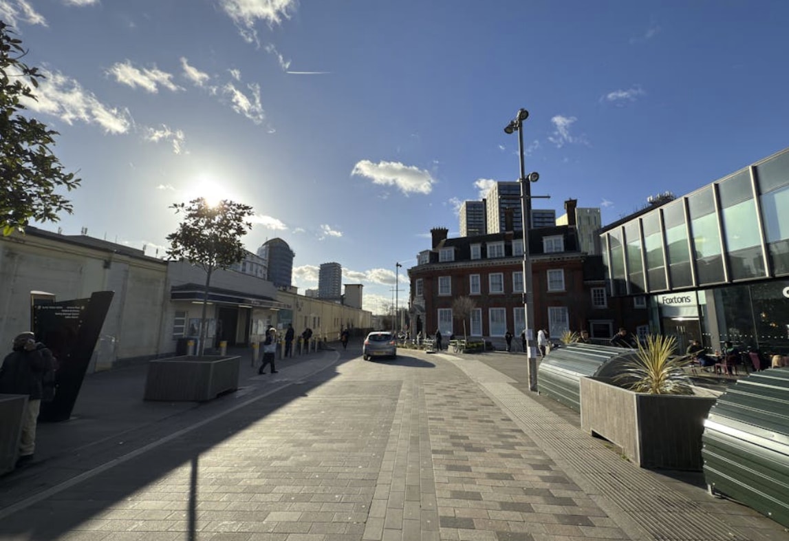 1-2 High St, Woking for lease Interior Photo- Image 1 of 2