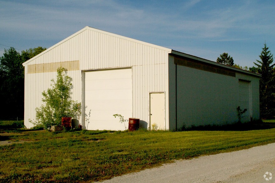 2918 Goodells Rd, Wales Township, MI à vendre - Photo du bâtiment - Image 2 de 4