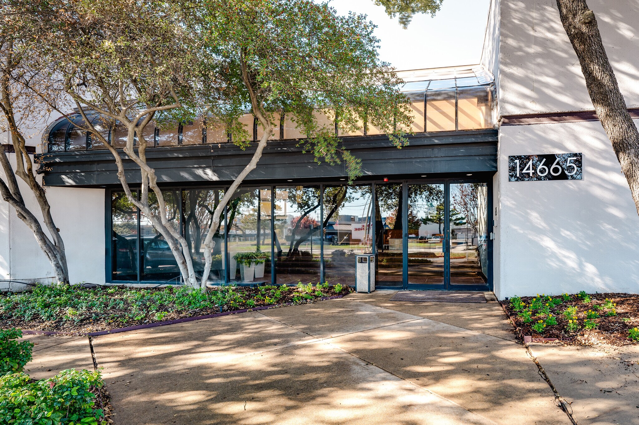 14665 Midway Rd, Addison, TX à louer Photo principale- Image 1 de 22