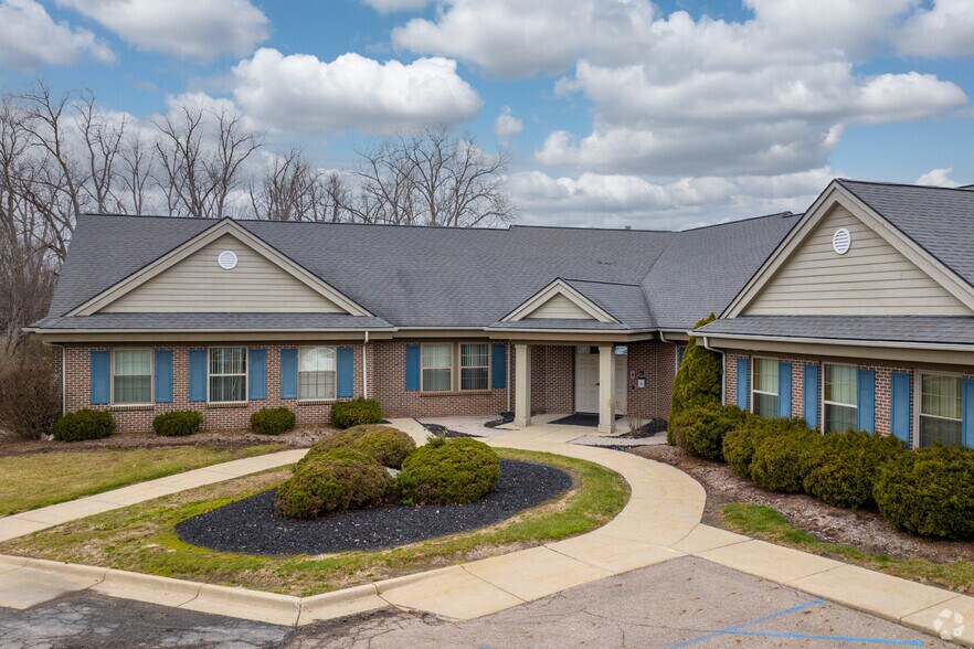 2342 Woodlake Dr, Okemos, MI for lease - Building Photo - Image 2 of 12