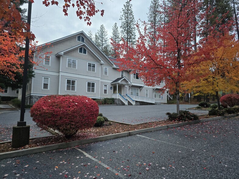 103 Providence Mine Rd, Nevada City, CA à louer - Photo du bâtiment - Image 2 de 7