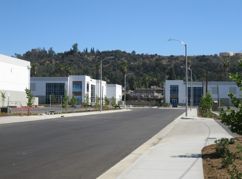 802 Echelon Ct, City of Industry, CA for lease - Building Photo - Image 2 of 16