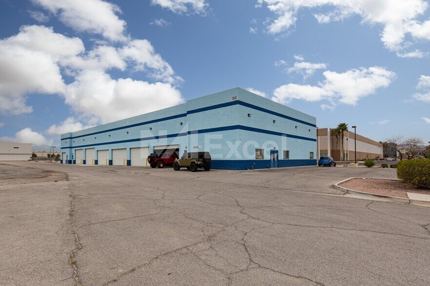 3045 N Lamb Blvd, Las Vegas, NV à louer - Photo du bâtiment - Image 3 de 17