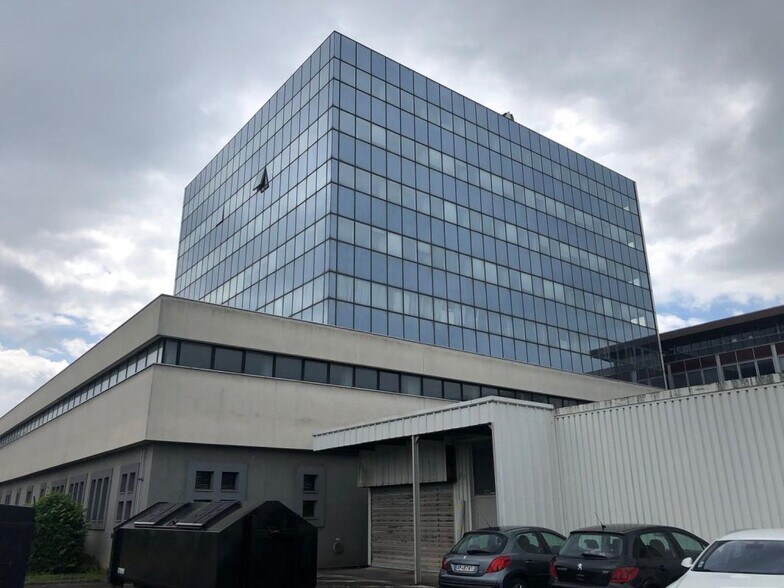 9 Rue Jacquard, Besançon à louer - Photo du bâtiment - Image 3 de 8