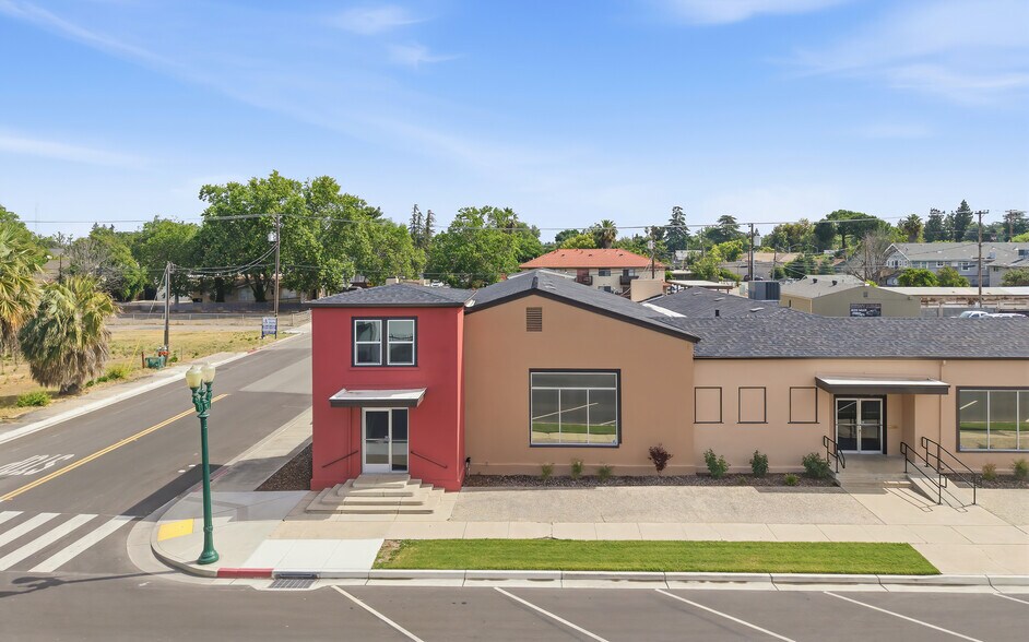 223 N Center St, Turlock, CA à louer - Photo du bâtiment - Image 3 de 18