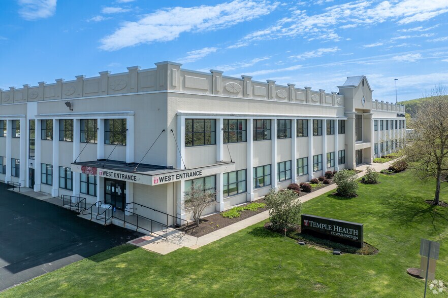 515 Pennsylvania Ave, Fort Washington, PA à louer - Photo du bâtiment - Image 2 de 5