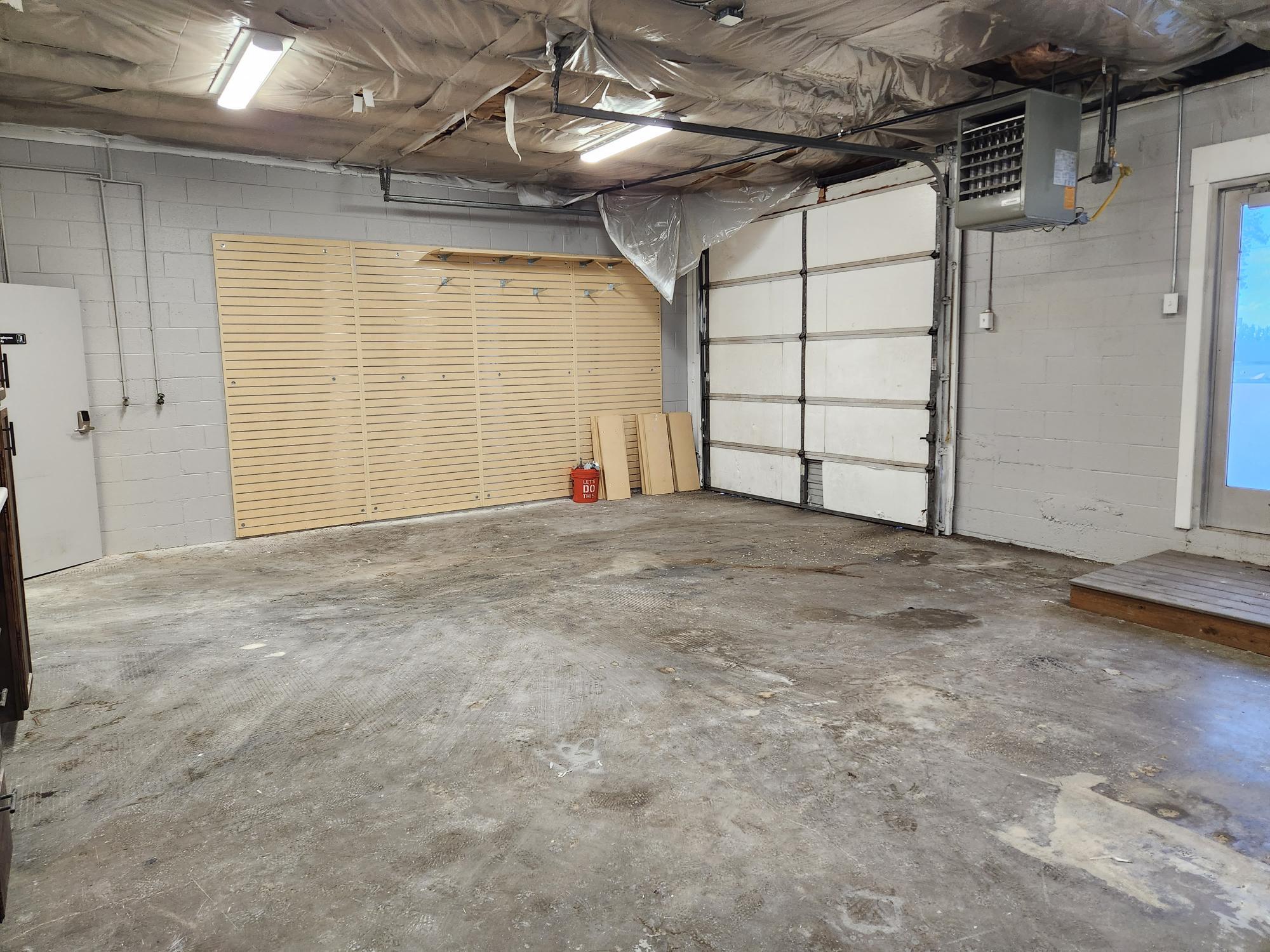 3221 S Highway 89, Bountiful, UT for lease Interior Photo- Image 1 of 6