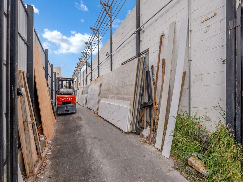 4211 Verdant St, Los Angeles, CA à vendre - Photo du bâtiment - Image 2 de 20